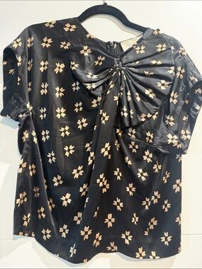 Elegant Black Floral Tie-Detail Short Sleeve Top